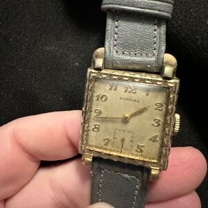 Vintage NORMAC Art Deco Square Wristwatch – Gold Tone Case – Small Seconds